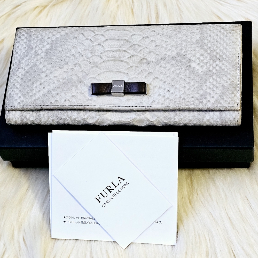 ❣️Furla Snakeskin Leather Long Wallet❣️